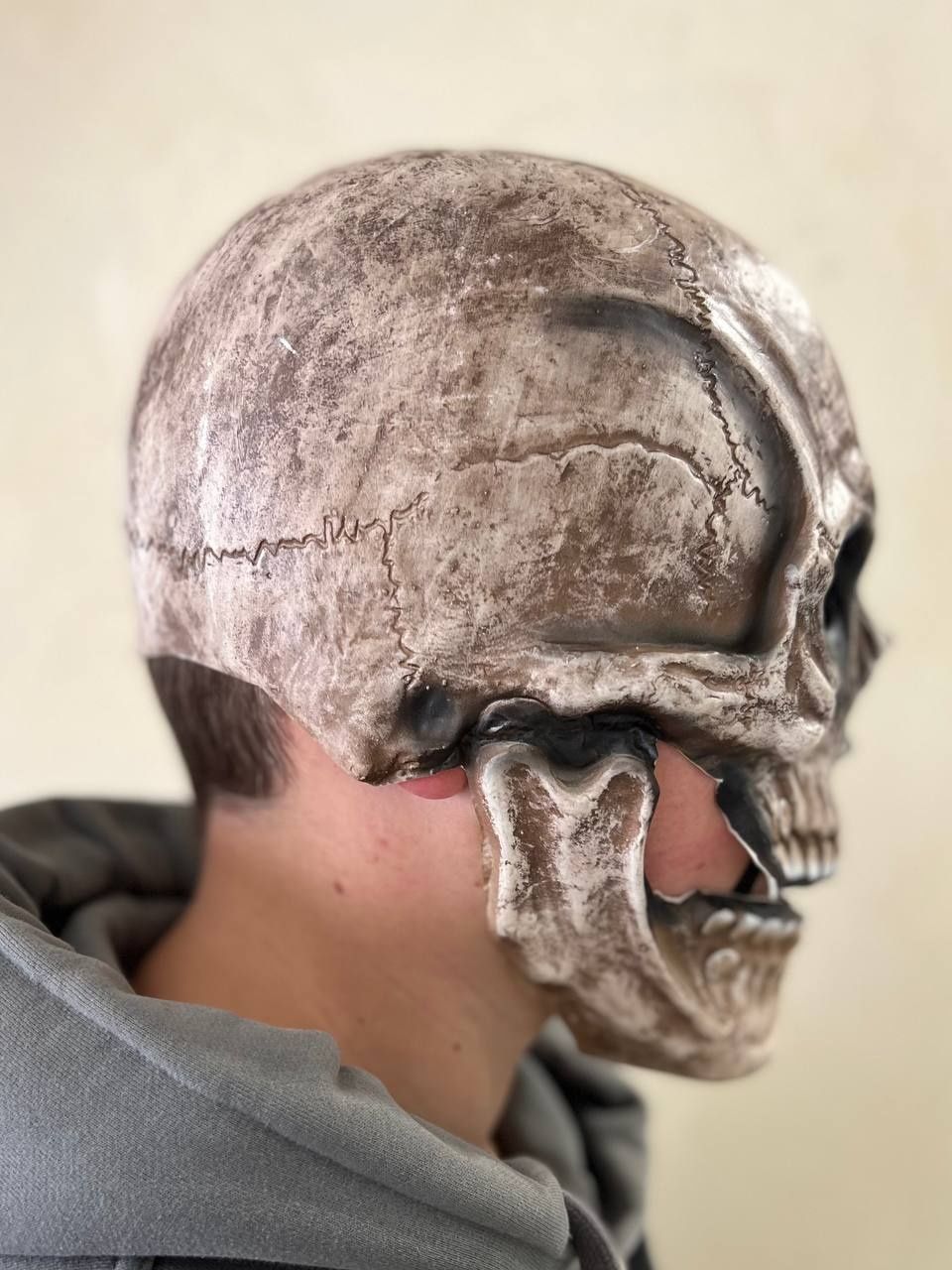Шлем-маска черепа с подвижной челюстью