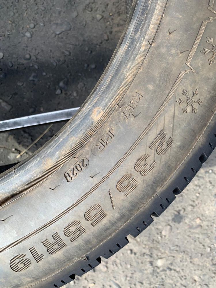 Шини 235/55 R19 Dunlop 2021р зима 7/7,4мм