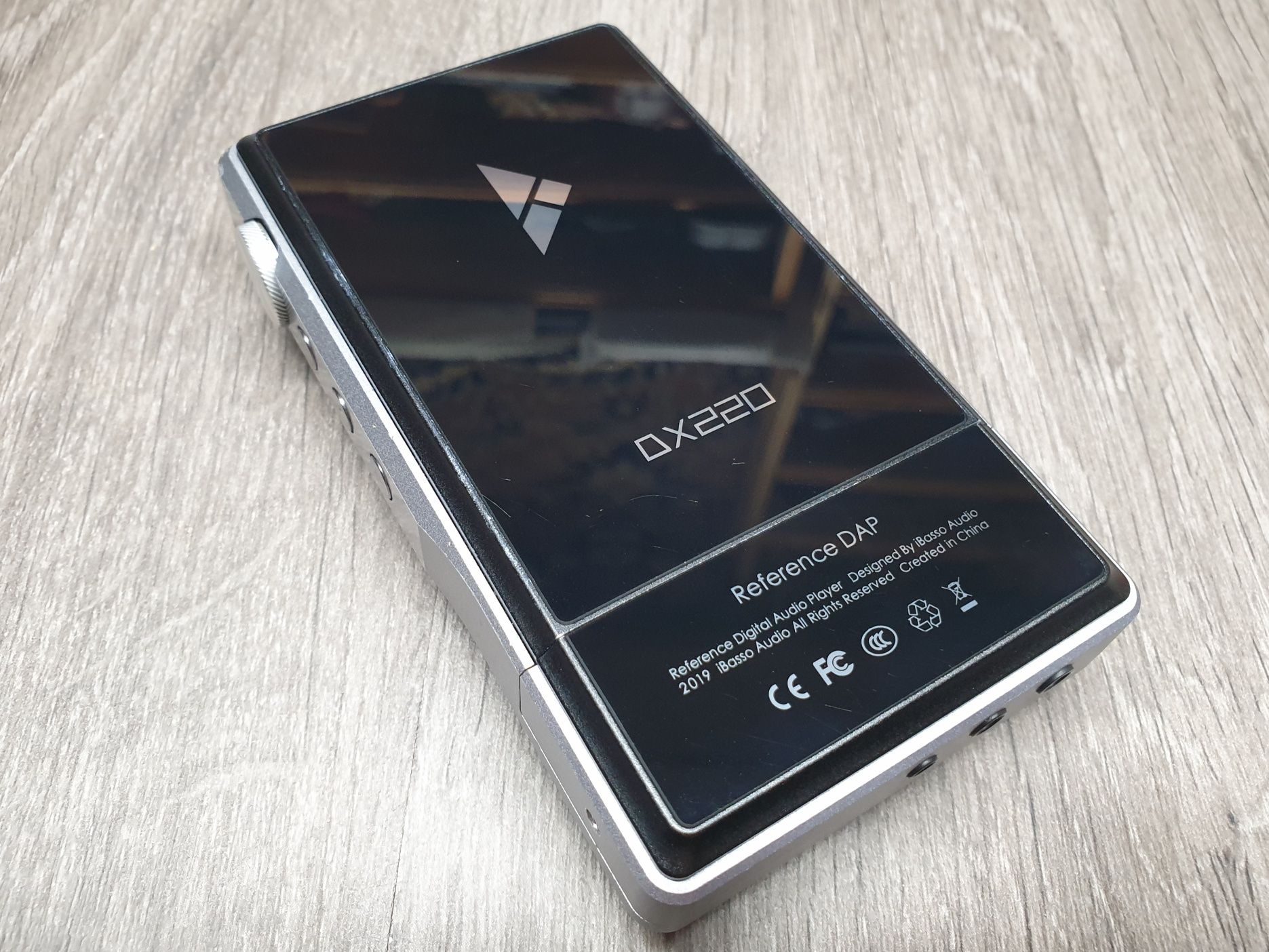 Плеєр Ibasso dx220 зі стоковим amp1 mk2