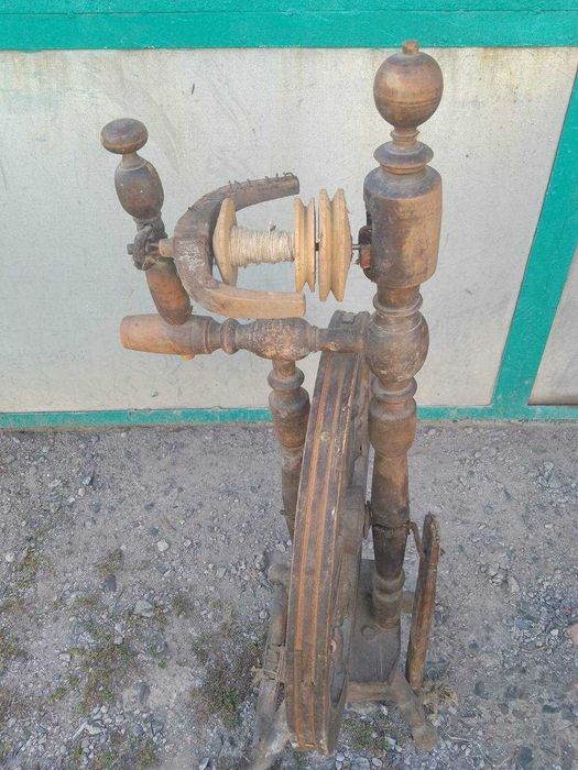 продам деревяну прялку веретено