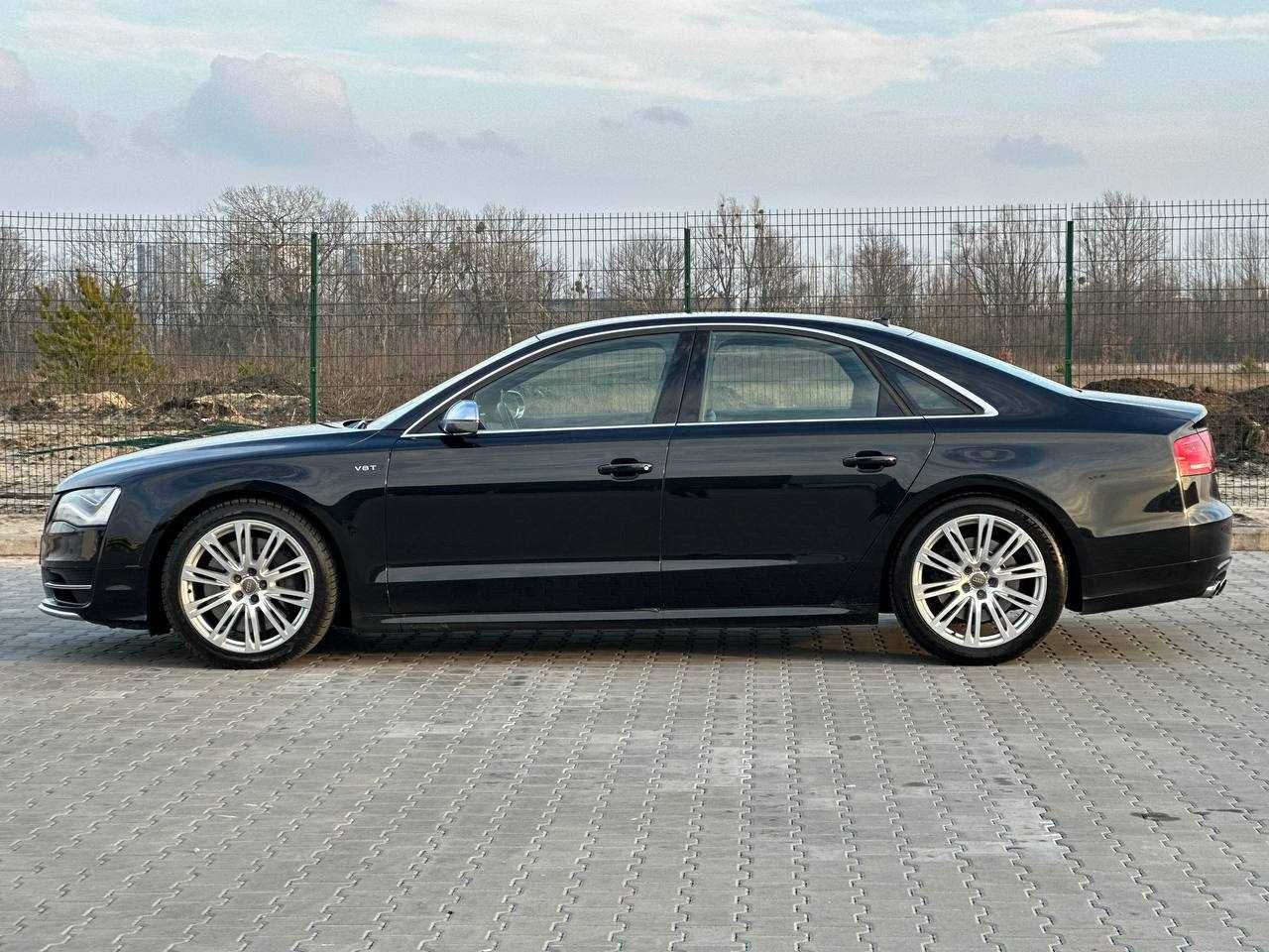 Audi S8 2013 Чорна