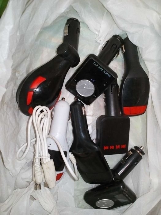 автомобильный FM-модулятор / FM-трансмиттер на запчасти 8 шт.