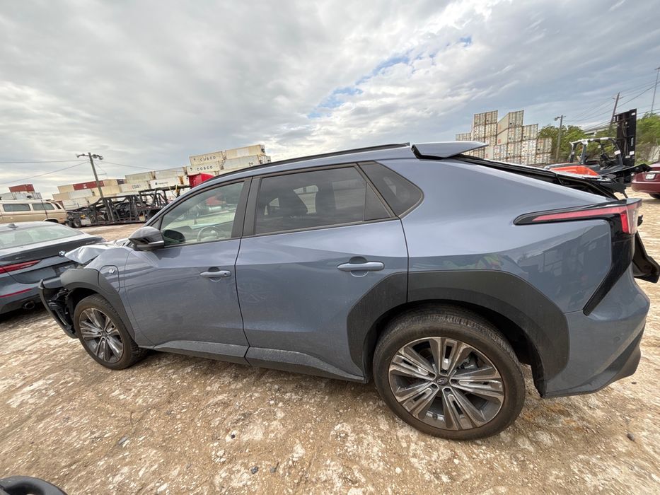 Subaru solterra 2023 запчастини розборка