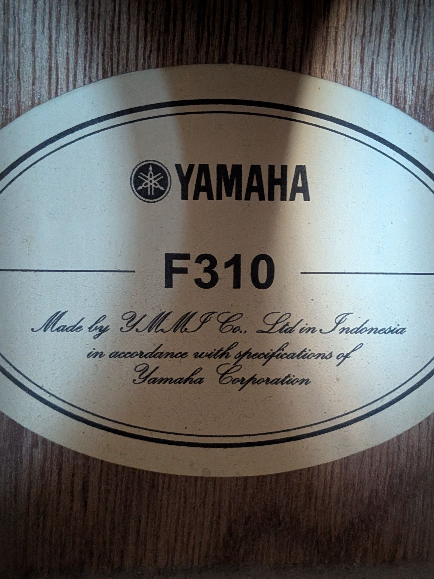 Yamaha F310 gitara akustyczna z pakietem akcesoriów
