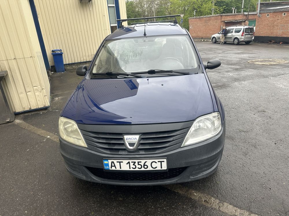 Dacia Logan 2009 рік