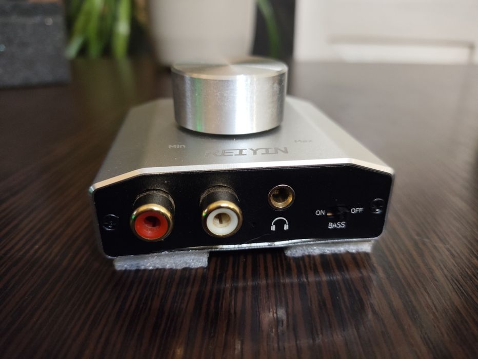 Портативна звукова карта Reiyin