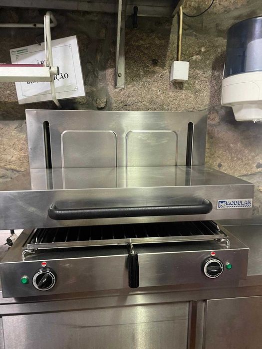 Tostadeira e Grill ajustável altura