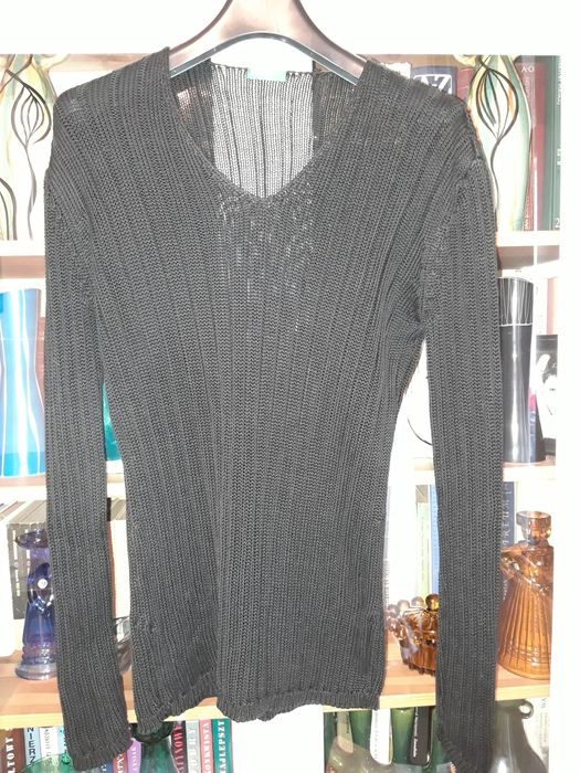 Czarny damski sweter Benetton