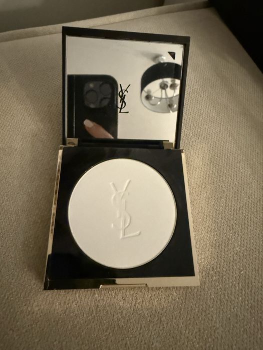 YVES SAINT LAURENT All Hours Hyper Finish