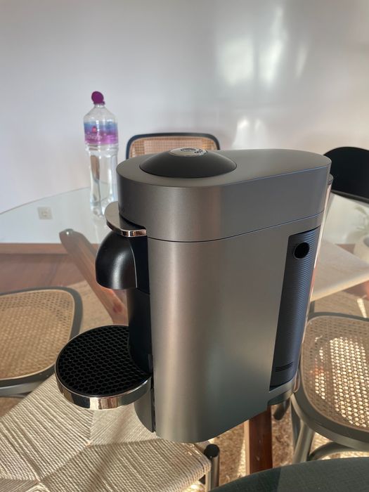 Maquina de cafe vertuoplus deluxe titan D