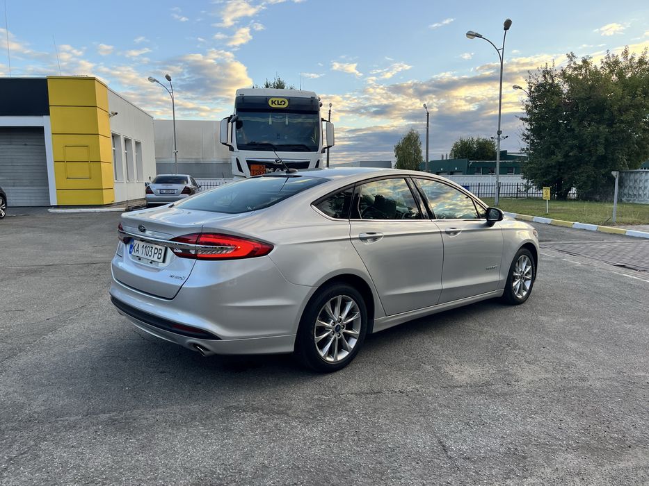 Ford Fusion гібрид