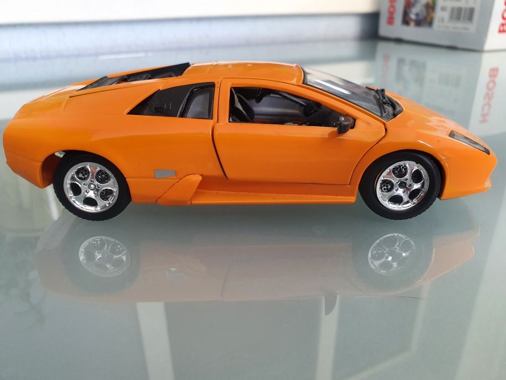 Машинка – модель Lamborghini Murcielago 1:24