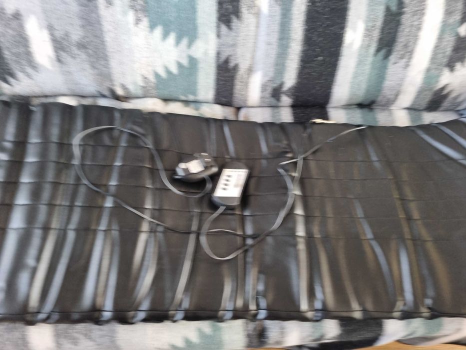 Materac masujący elektryczny