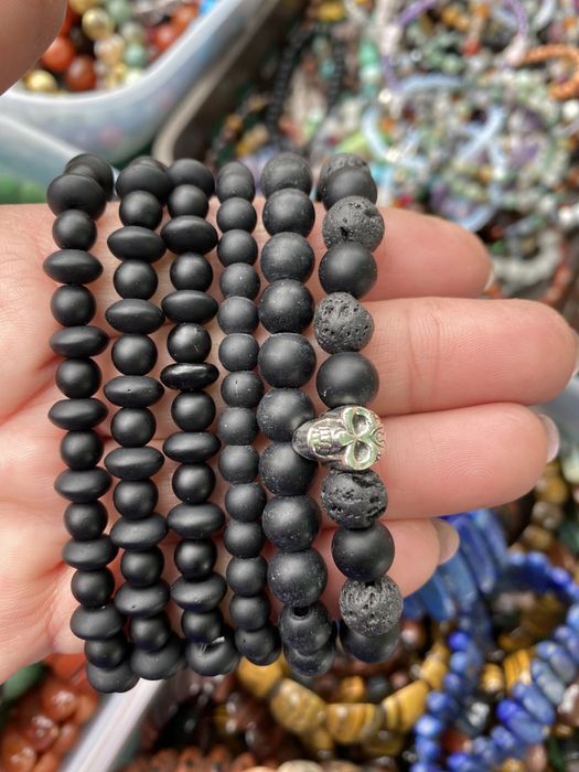 Продам браслеты  и подвески из натуральных камней