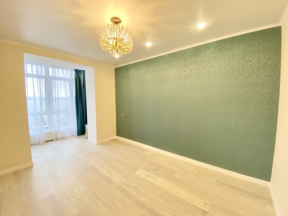 Продам в новобудові 4к квартиру з ремонтом, ЖК Лазурний на Намиві