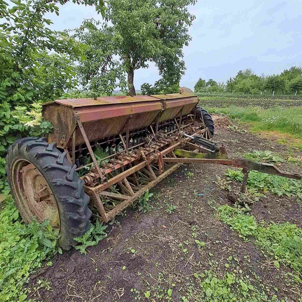 Продам сільськогосподарське обладнання