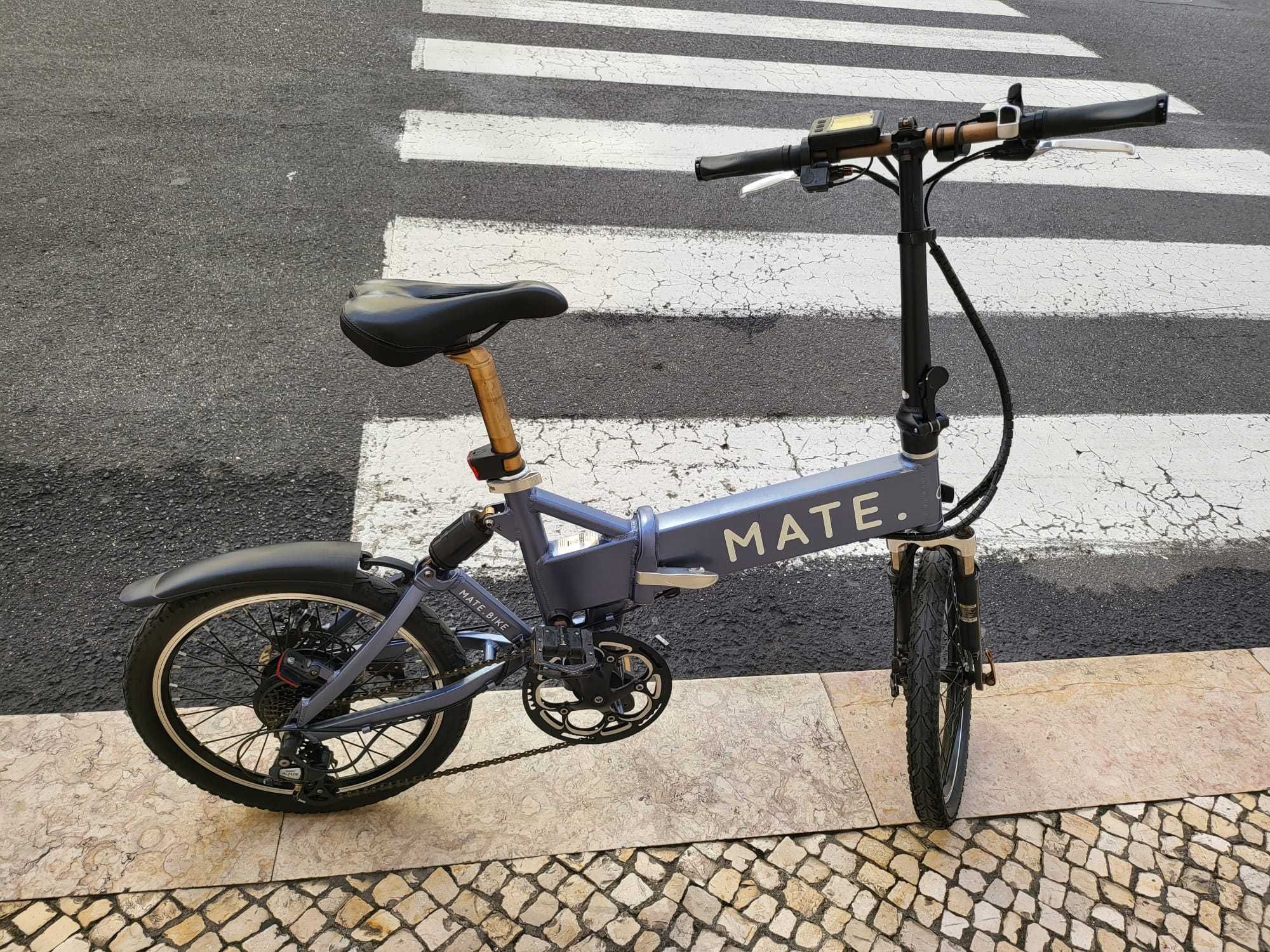 Bicicleta elétrica MATE City+ 250W (como nova)