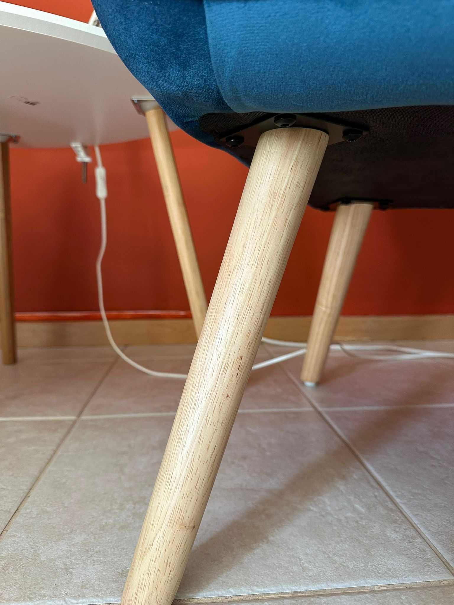 Poltronas e Mesas - Tudo Novo!