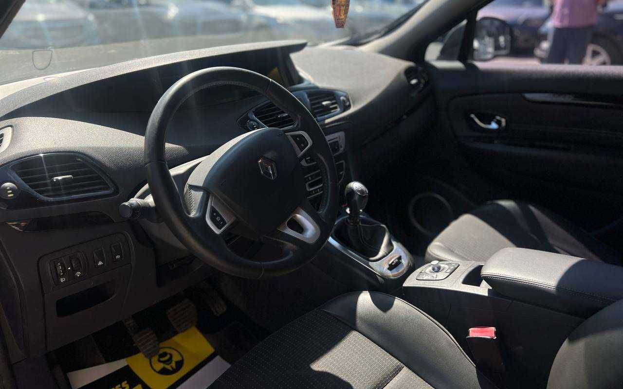 Renault Scenic 2012