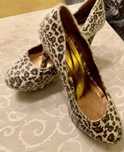 Sapatos textura pelo tigresa tam 36