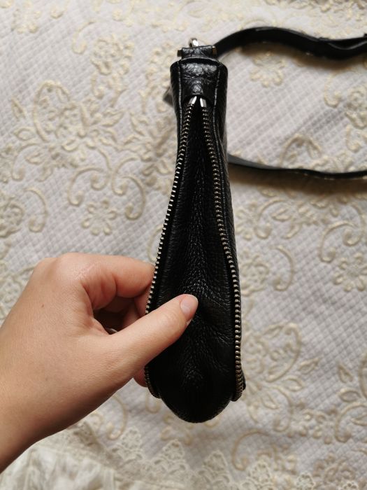 Torebka skórzana skóra naturalna Bellucci na ramię listonoszka czarna