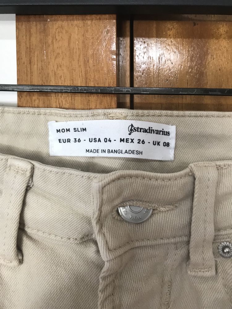 Calças de sarja, marca Stradivarius