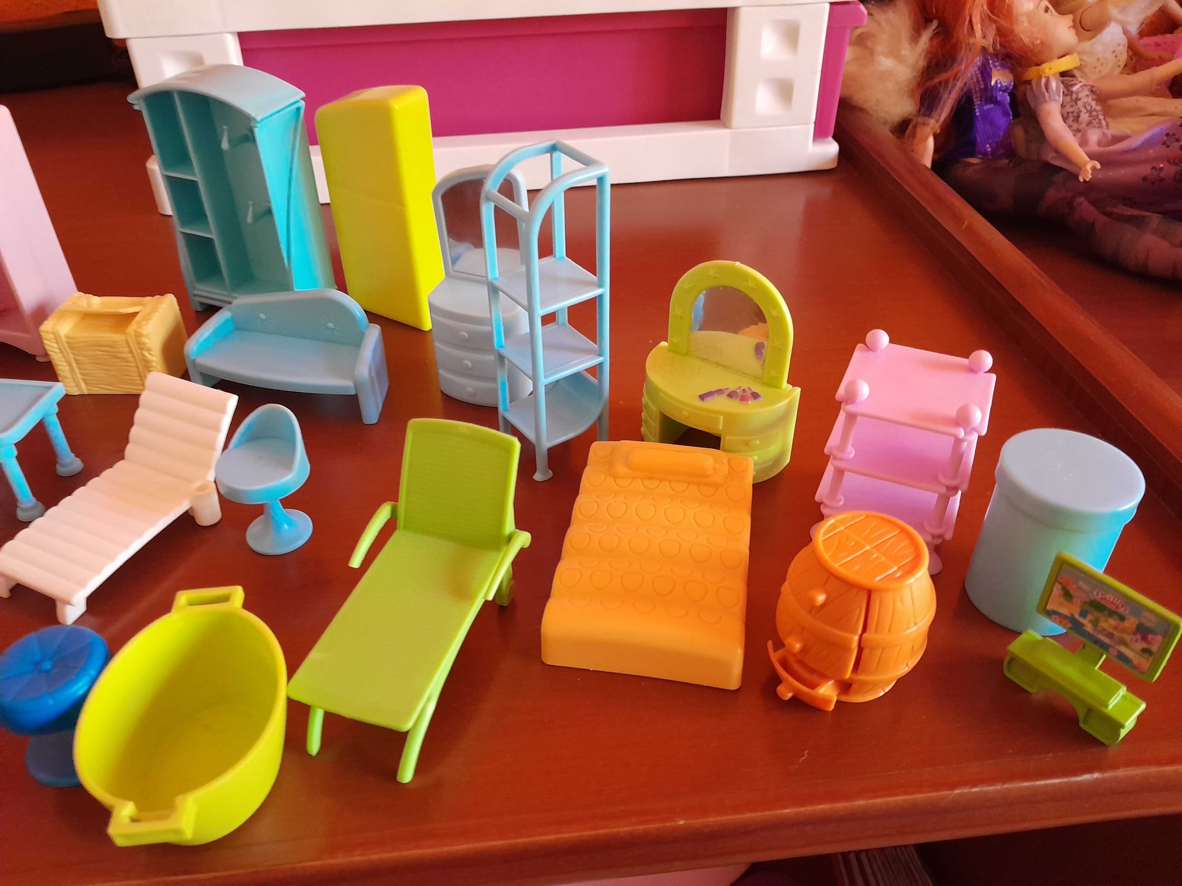 Polly pocket (casa, 4 bonecas e acessorios)