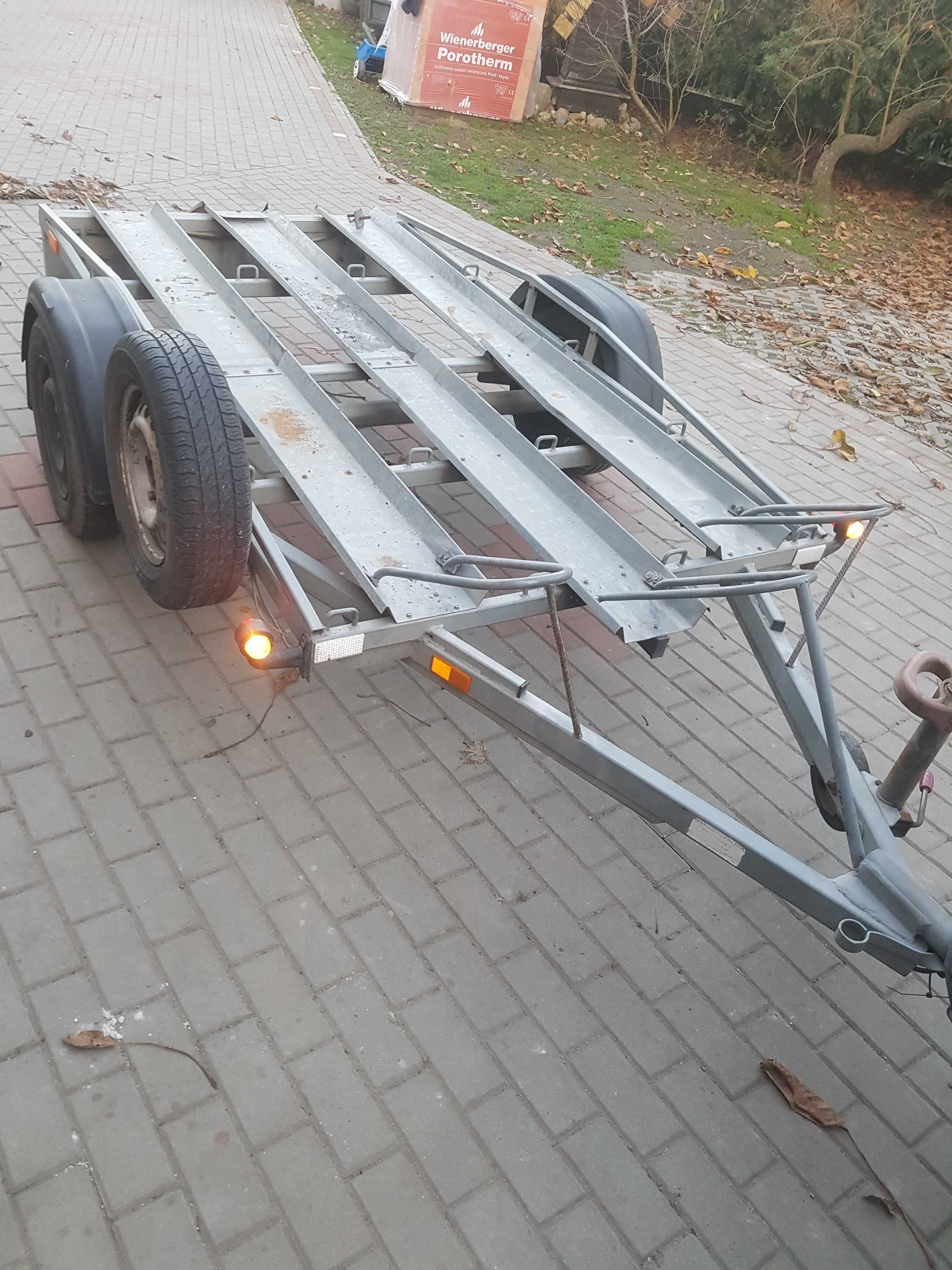 wypożyczenie przyczepki motocyklowej do przewozu 3 motocykli