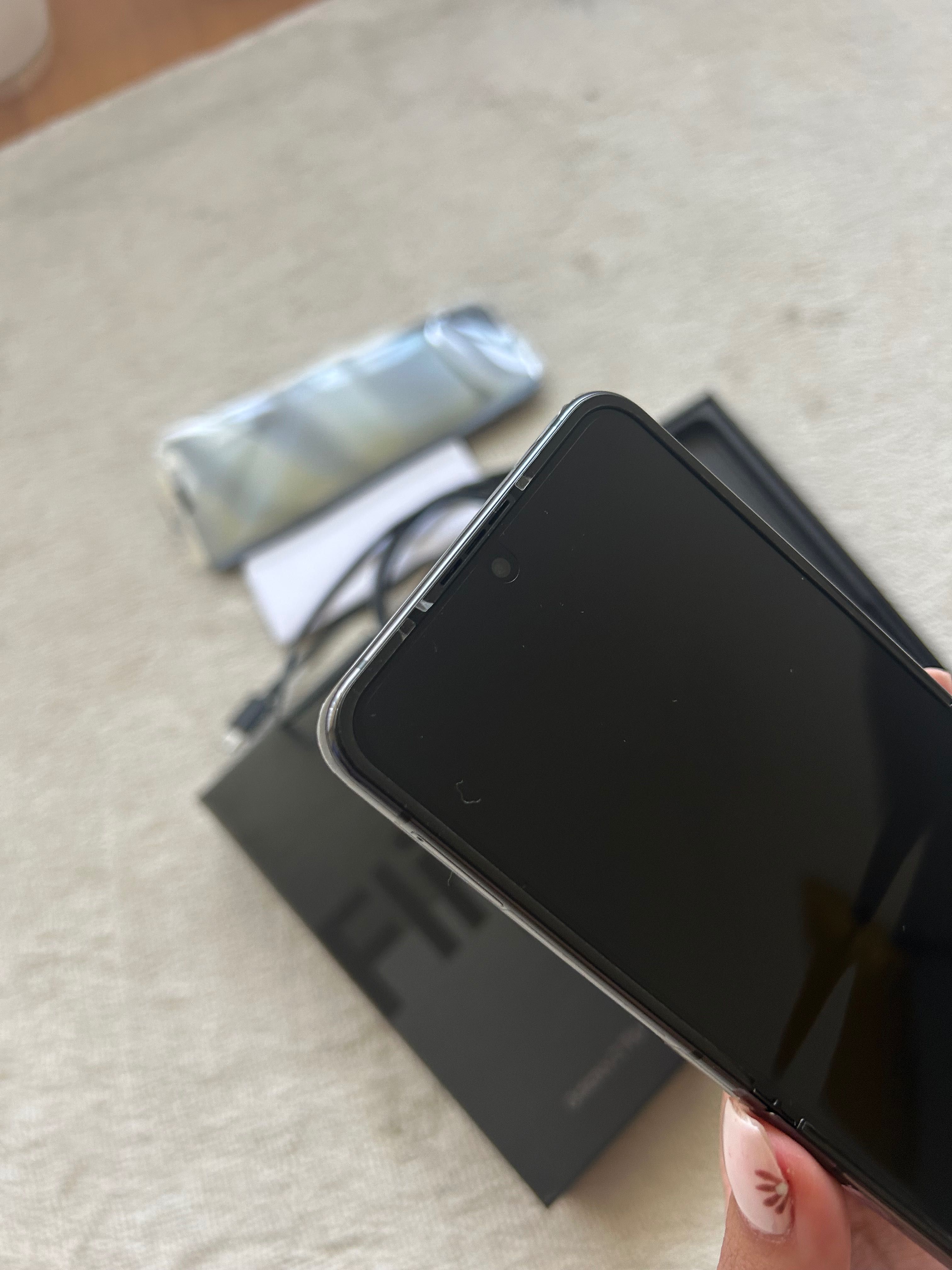 Samsung Galaxy Z flip4