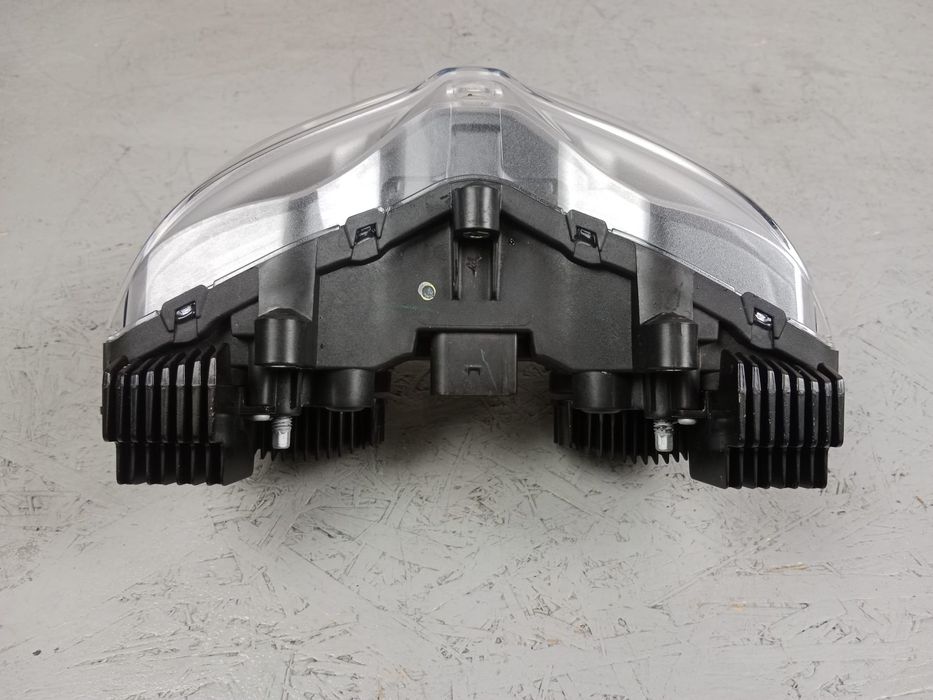 Ducati Streetfighter V2 Lampa Przód Reflektor Przedni Idealny 2023