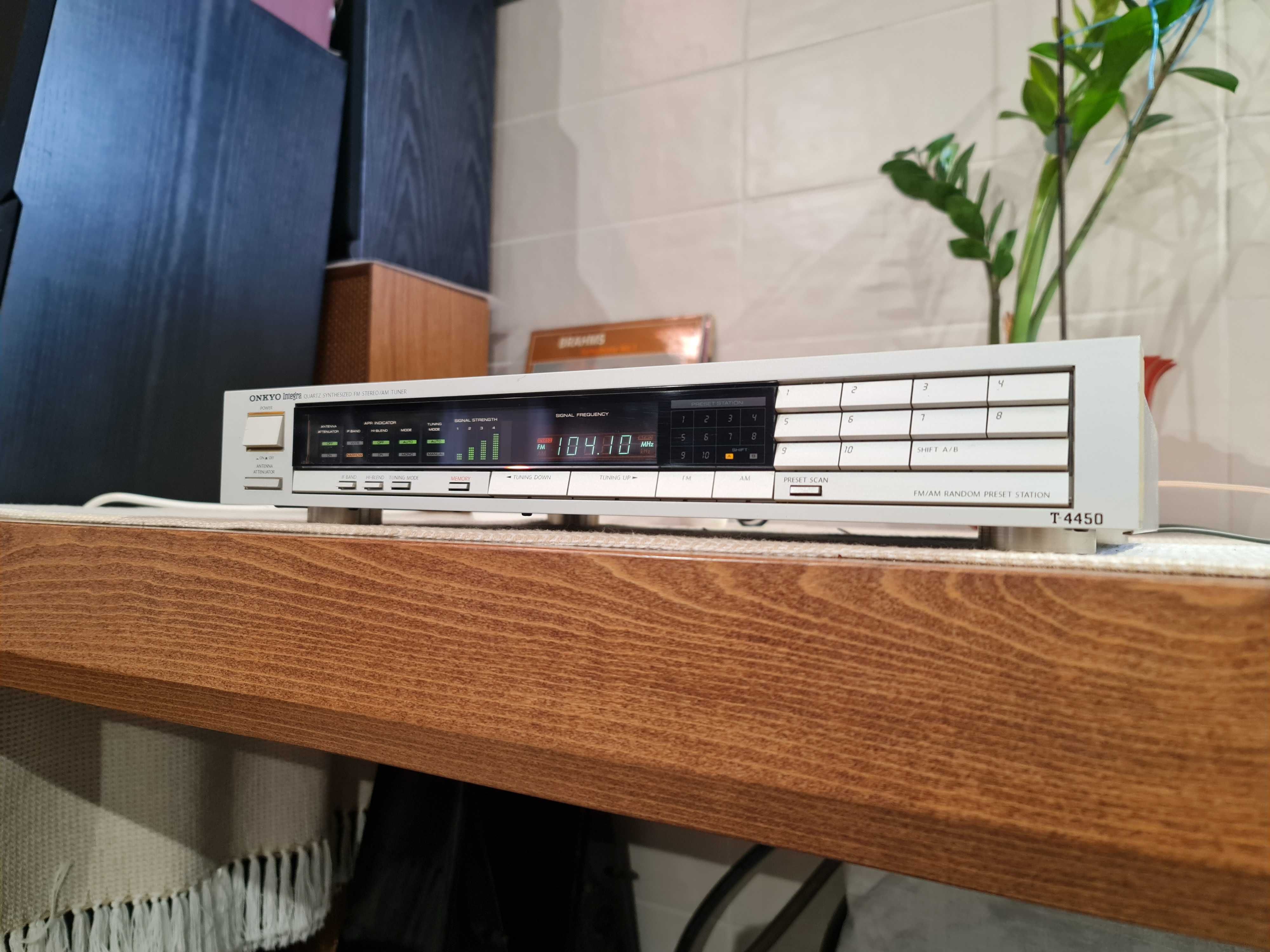 Стерео тюнер Onkyo T-4450 Integra
