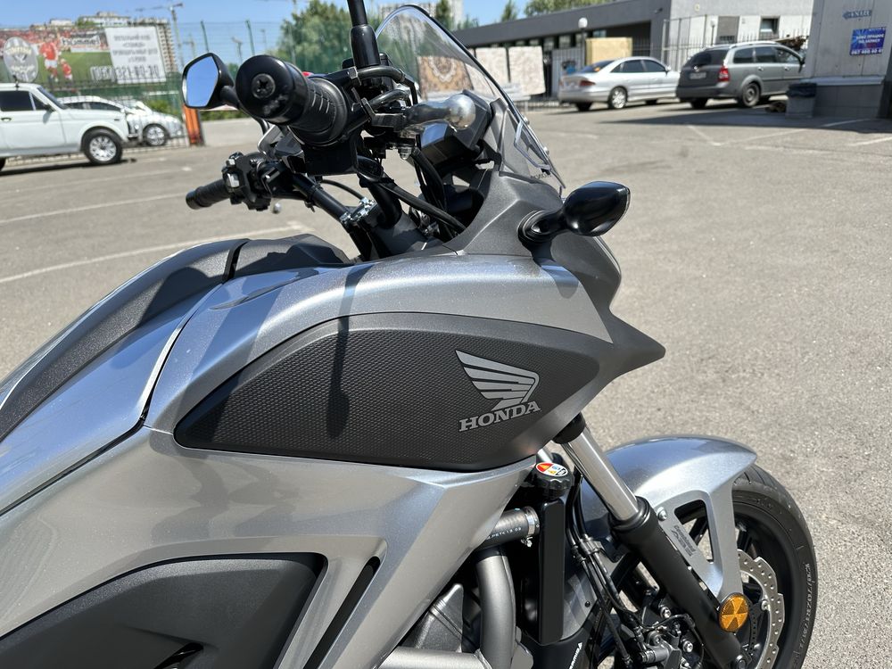 Продам мотоцикл HONDA NC 700XA