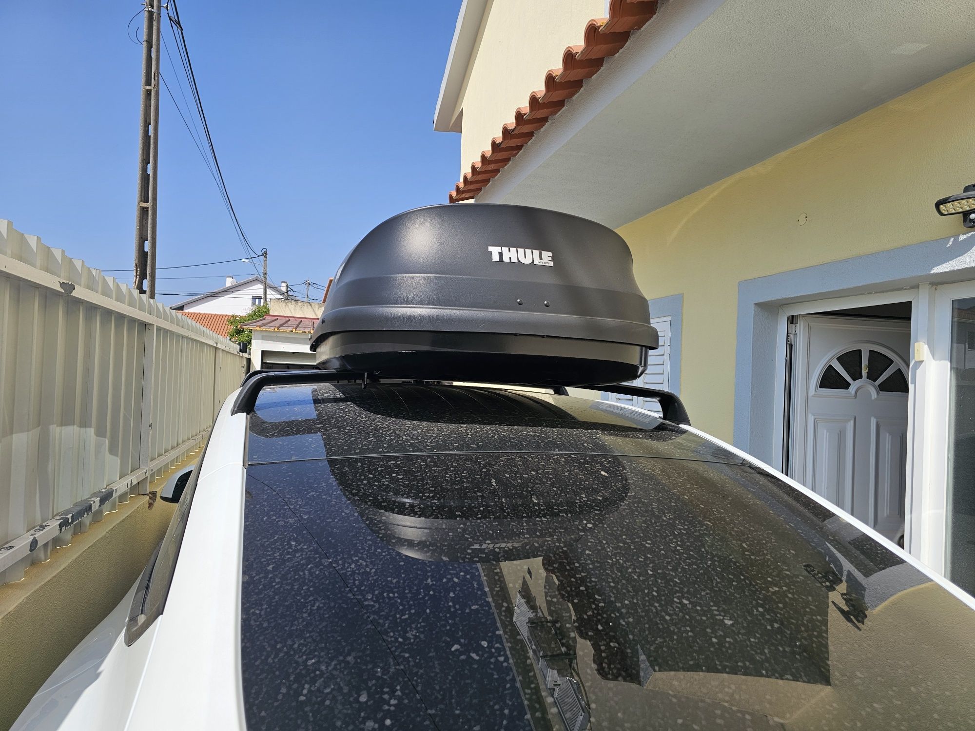 Mala tejadilho Thule 410l e barras para tesla model y ou model 3
