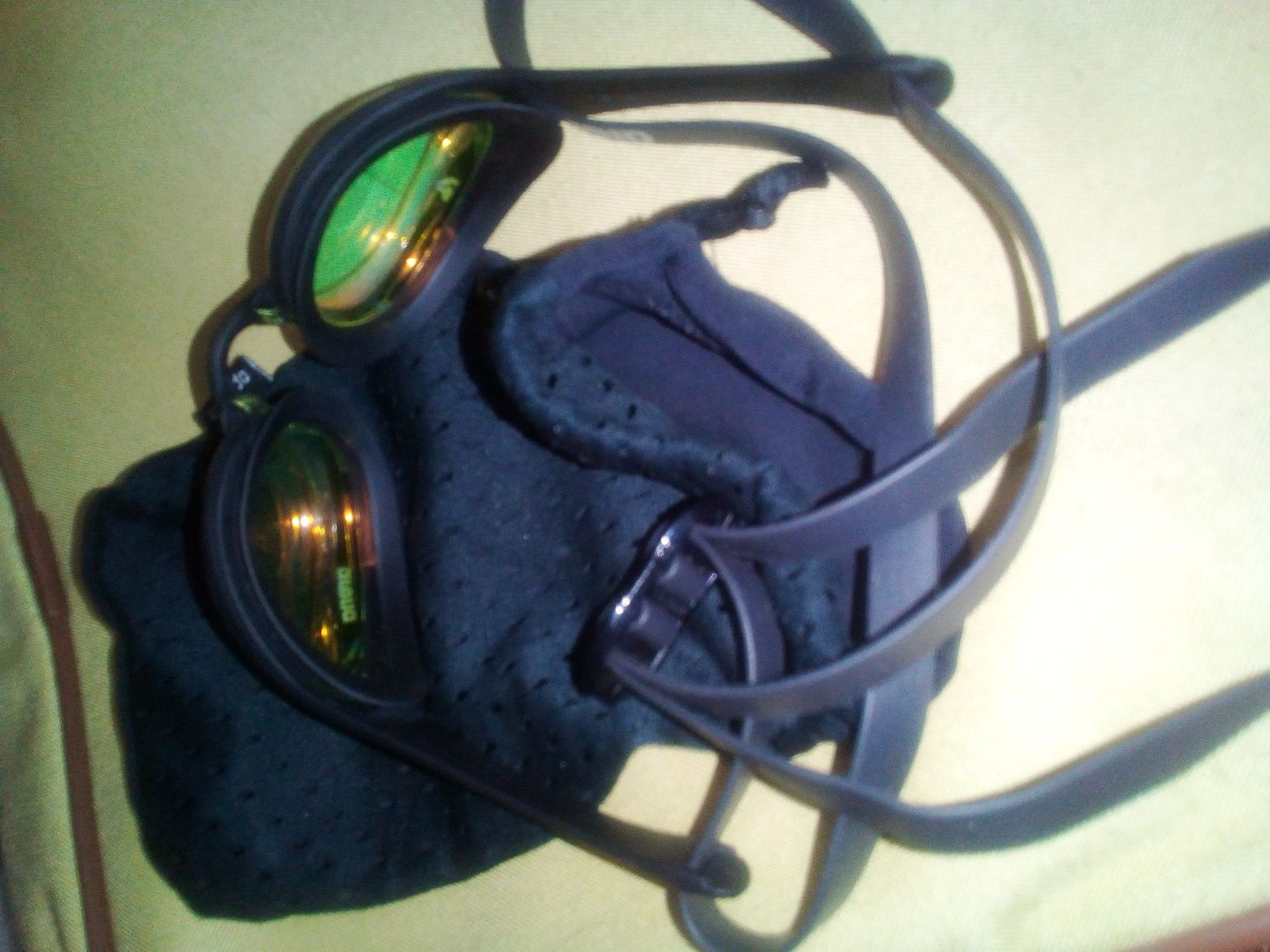 Продам очки для плавания фирмы arena speedo