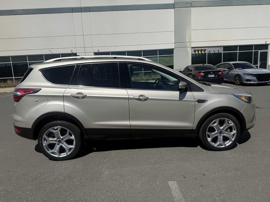 Ford Escape Titanium      2017