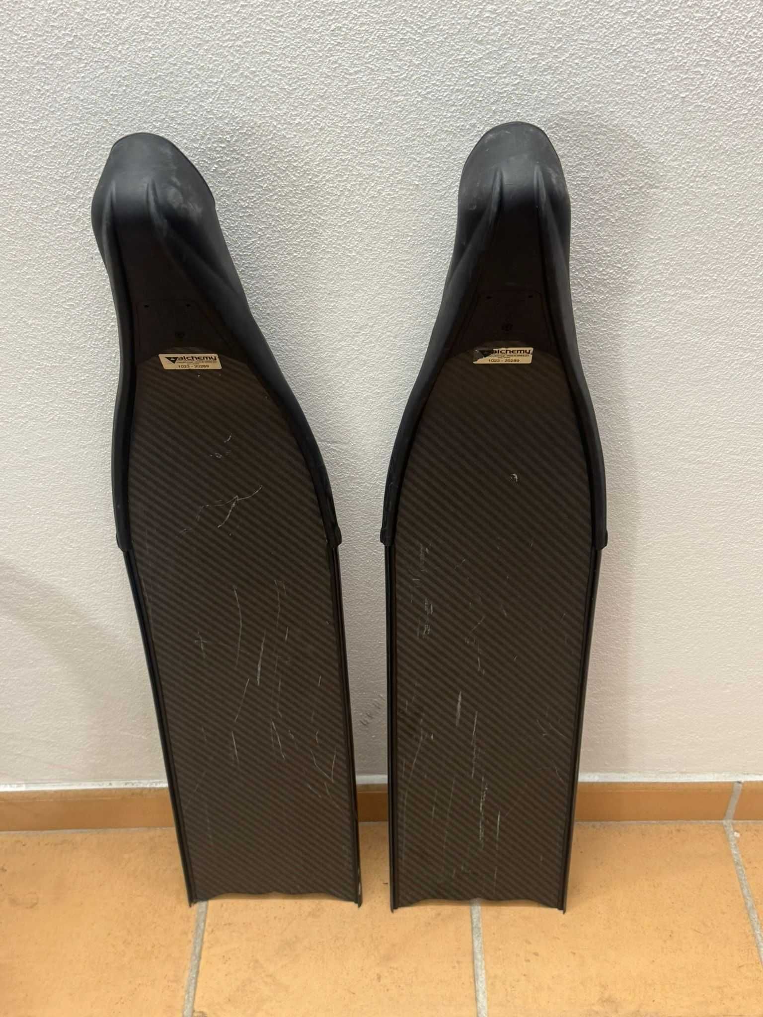 Barbatanas Alchemy V3-30 Carbono