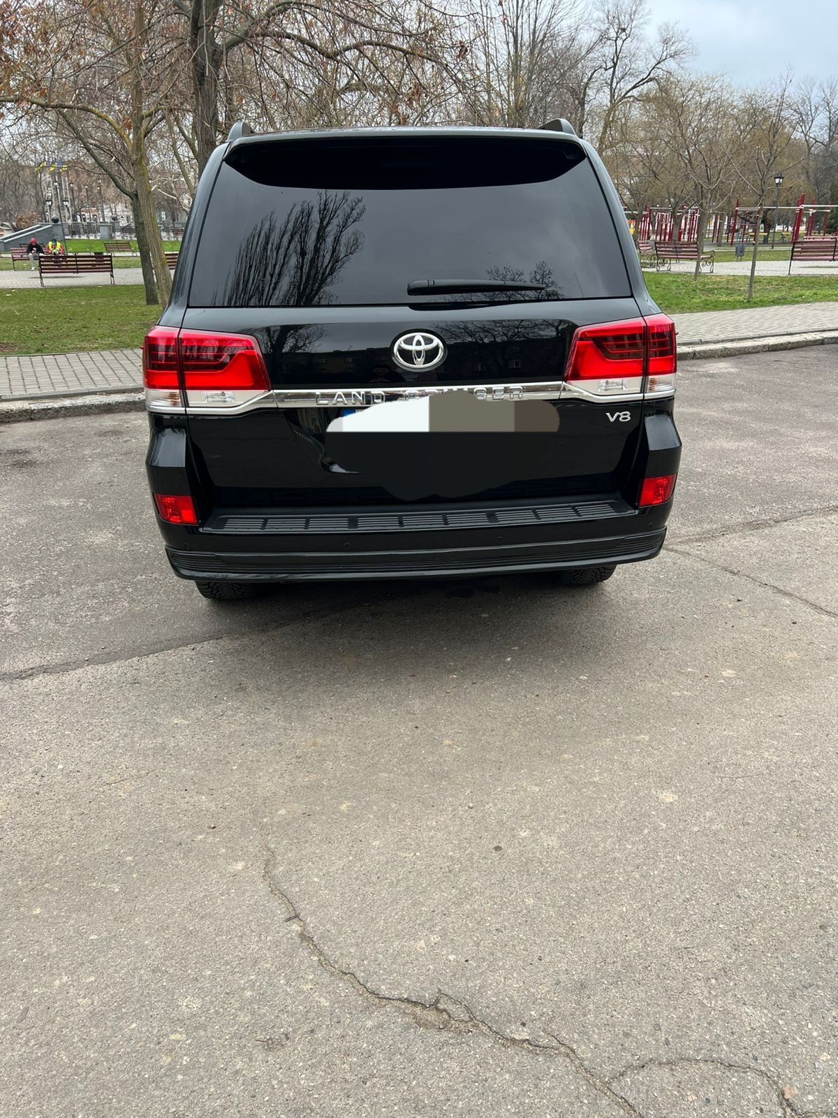 Продам Toyota land cruiser 200