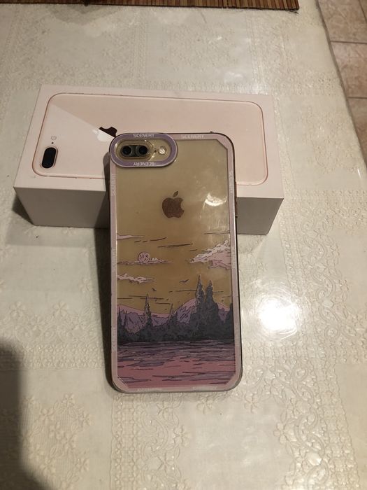 Продам айфон 8 плюс в чудовому стані!