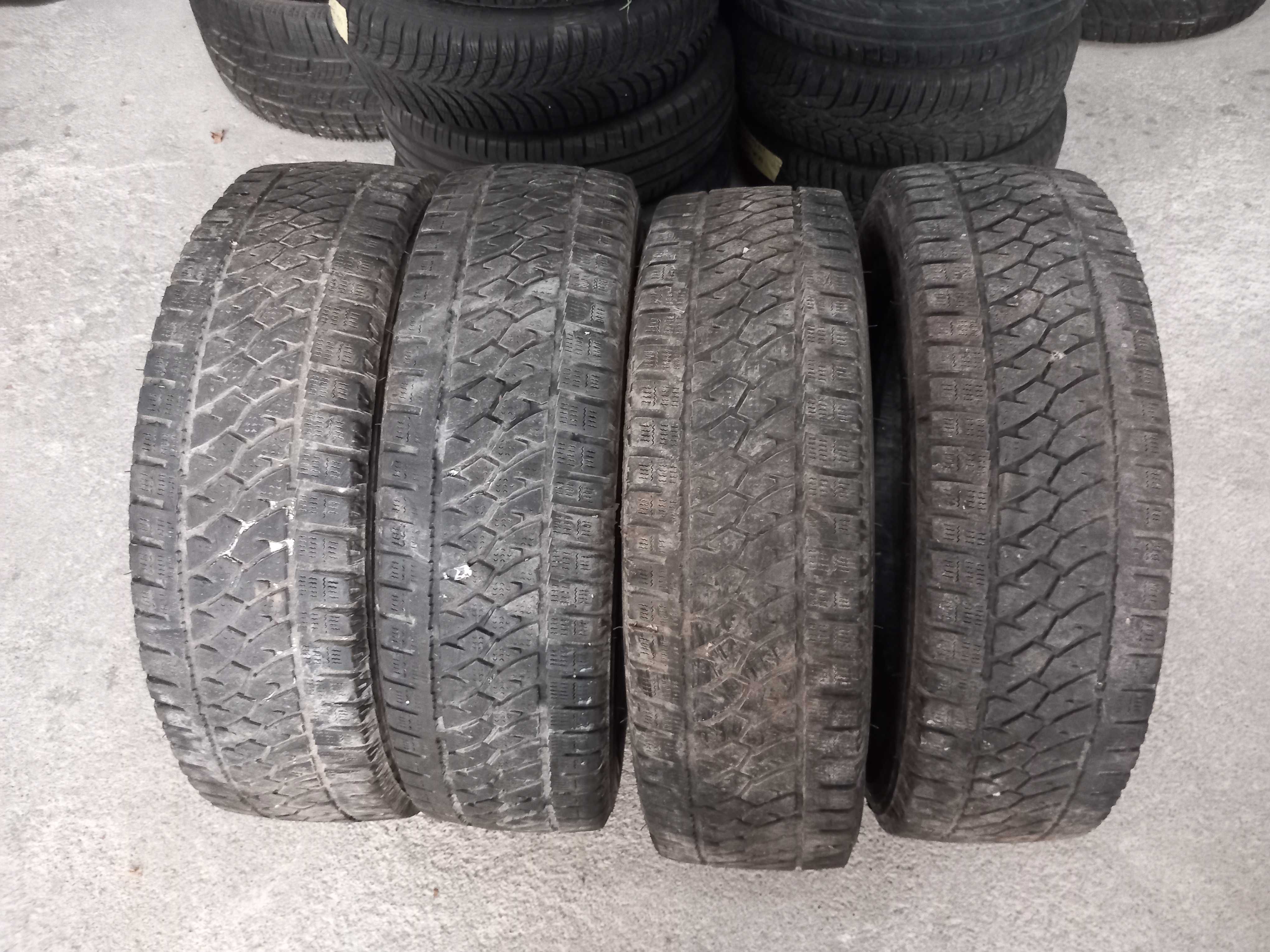 4 pneus 195/70R15 Bridgestone