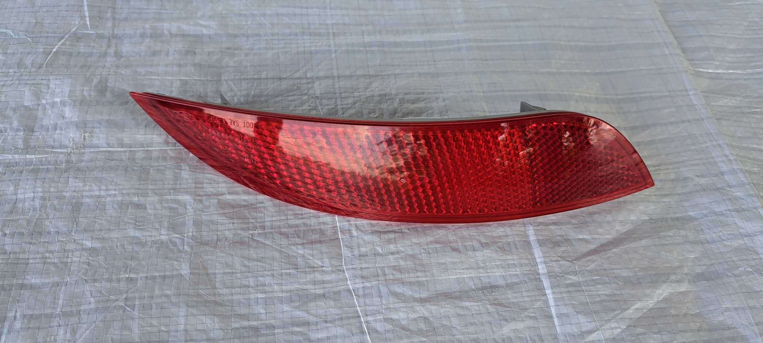 Задний отражатель Ford Fiesta, Focus, Kuga Escape, Fusion, Mondeo