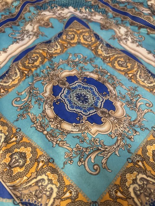 Jedwabna bluzka marki Hallhuber