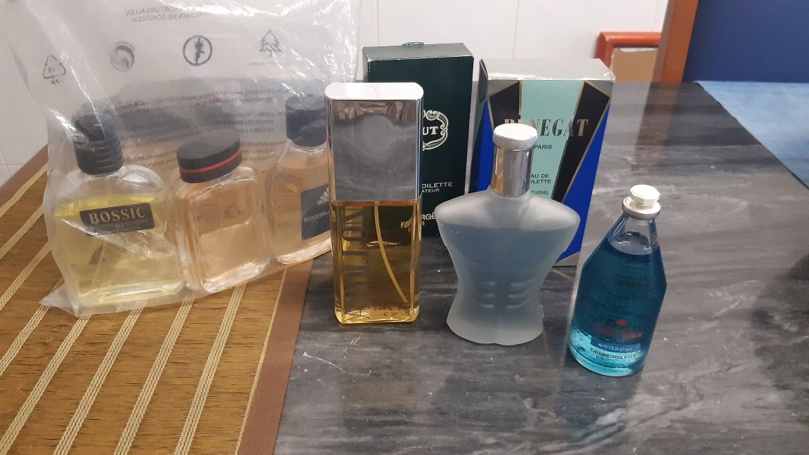 Varios perfumes homem