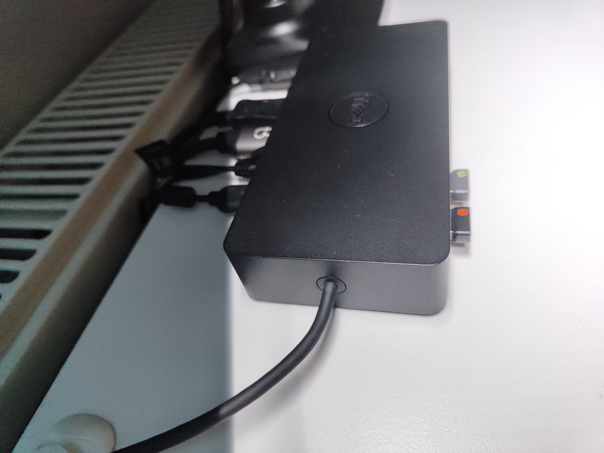 Stacja dokująca DELL D6000 + zasilacz / USB-C 2xDP, 1x HDMI, 4x USB
