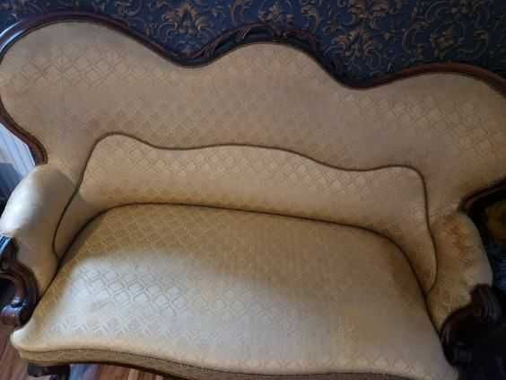 Zabytkowa Sofa , kanapa
