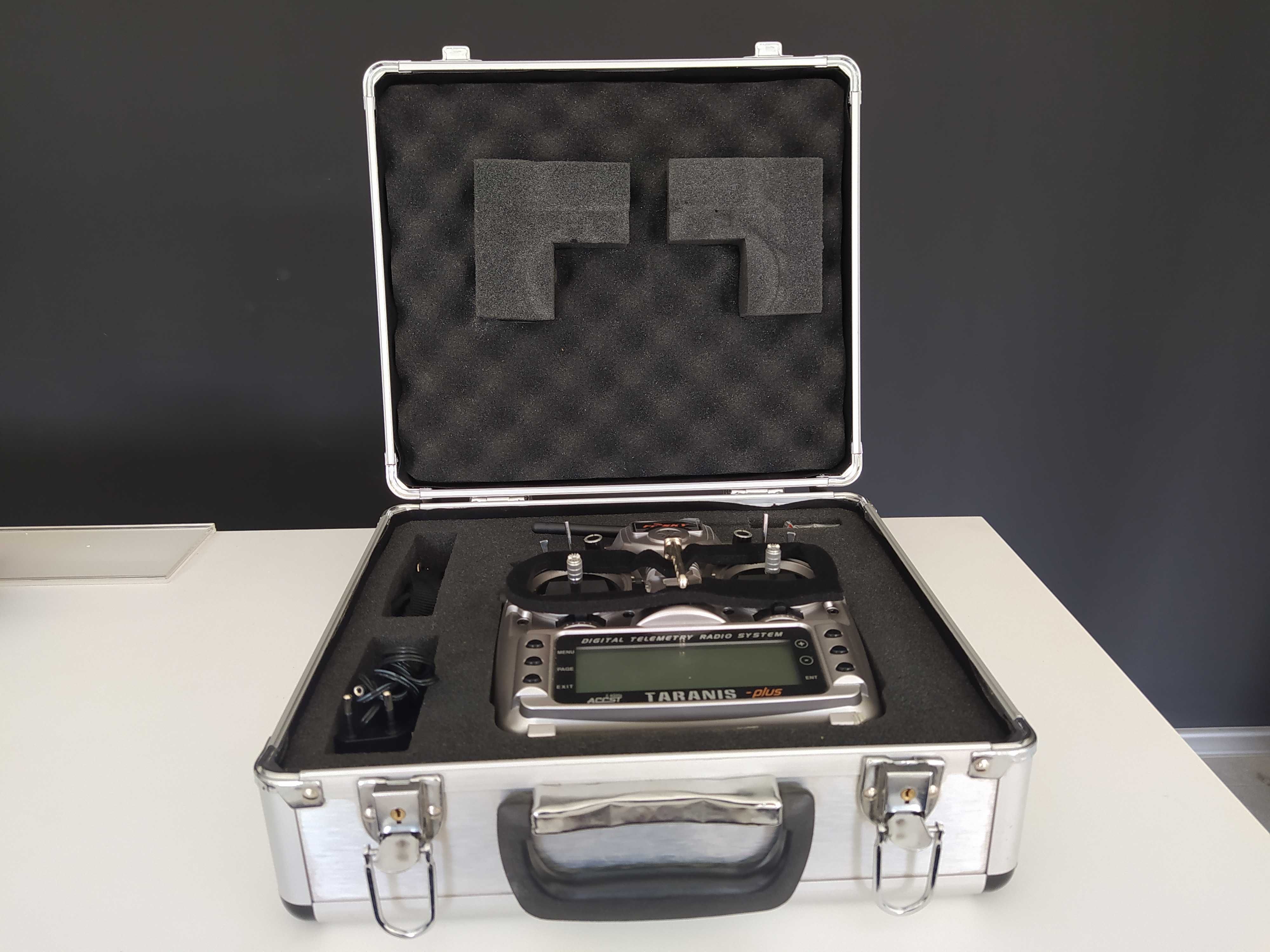 Taranis X9D plus 2.4G ACCST oraz dodatki