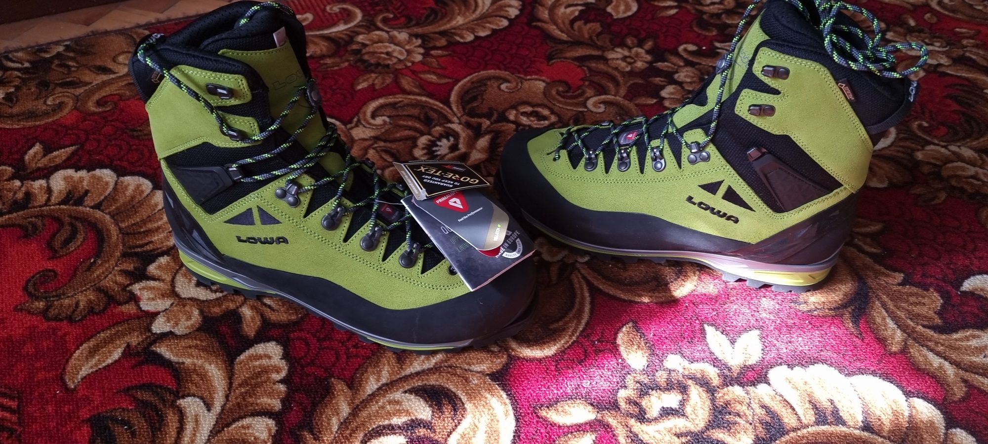 A Черевики трекінгові Lowa alpine zamberlan scarpa la sportiva hanwag