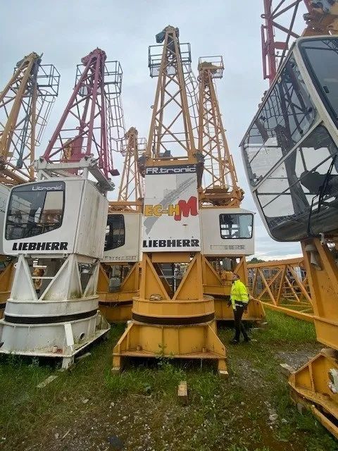 Liebherr 132 EC-HM FR Tronic  Żuraw górnoobrotowy Liebherr 132 EC-HM FR. Tronic