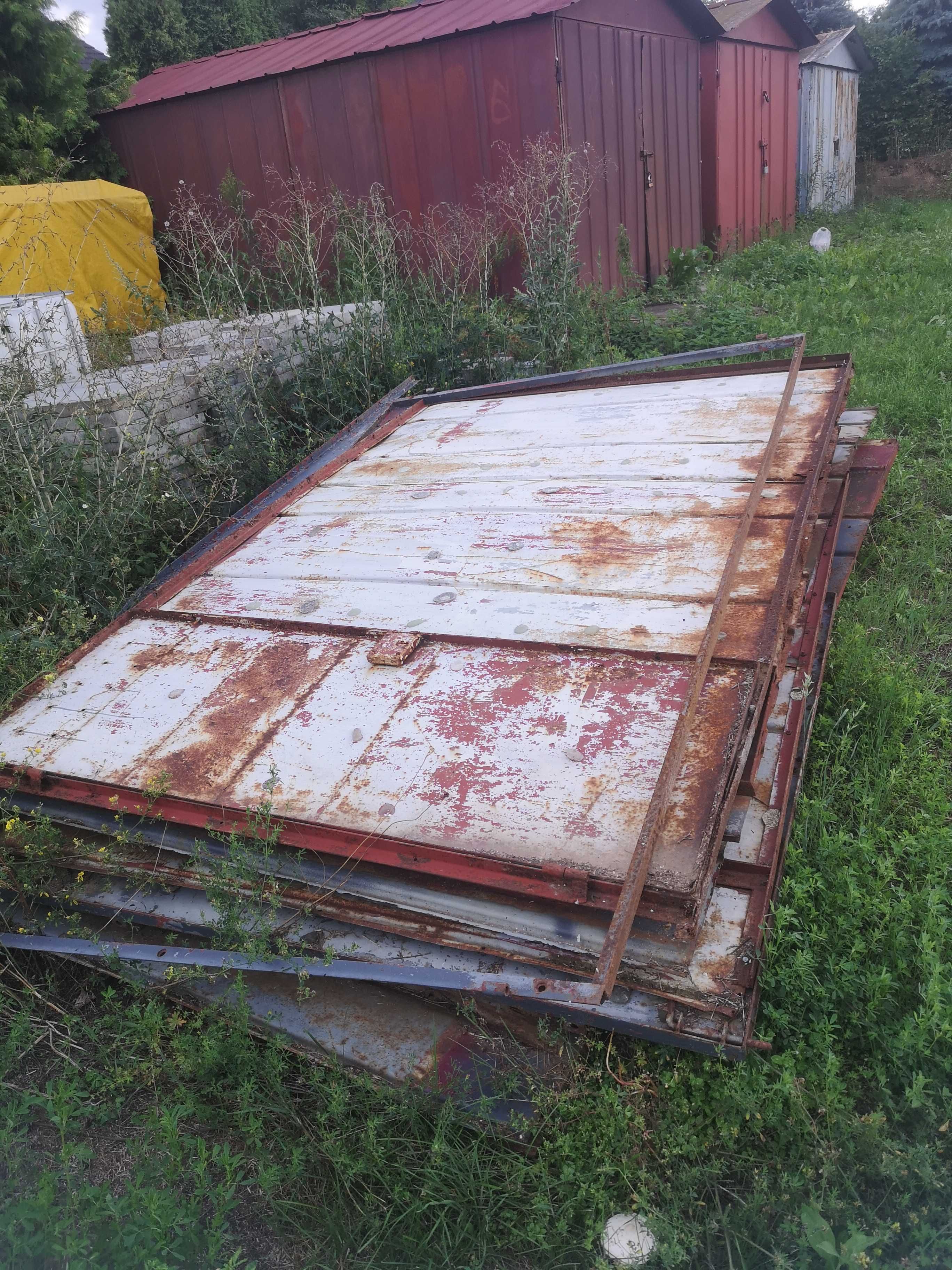 Garaż blaszany solidny z grubej blachy