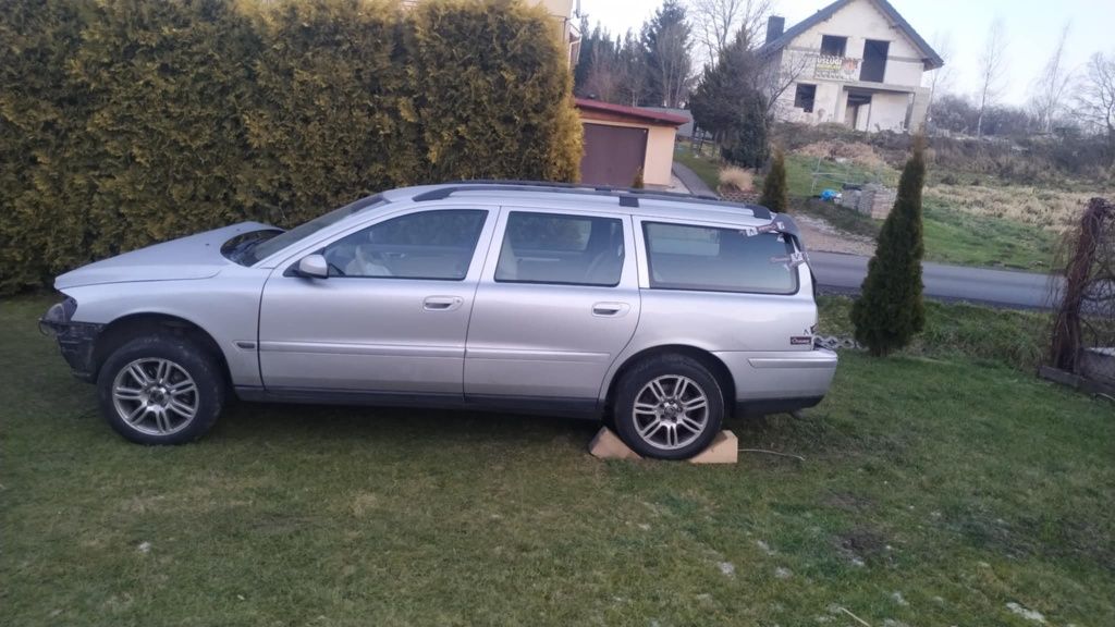 Volvo V70 polift, koła, na części, srebrny metalik 426