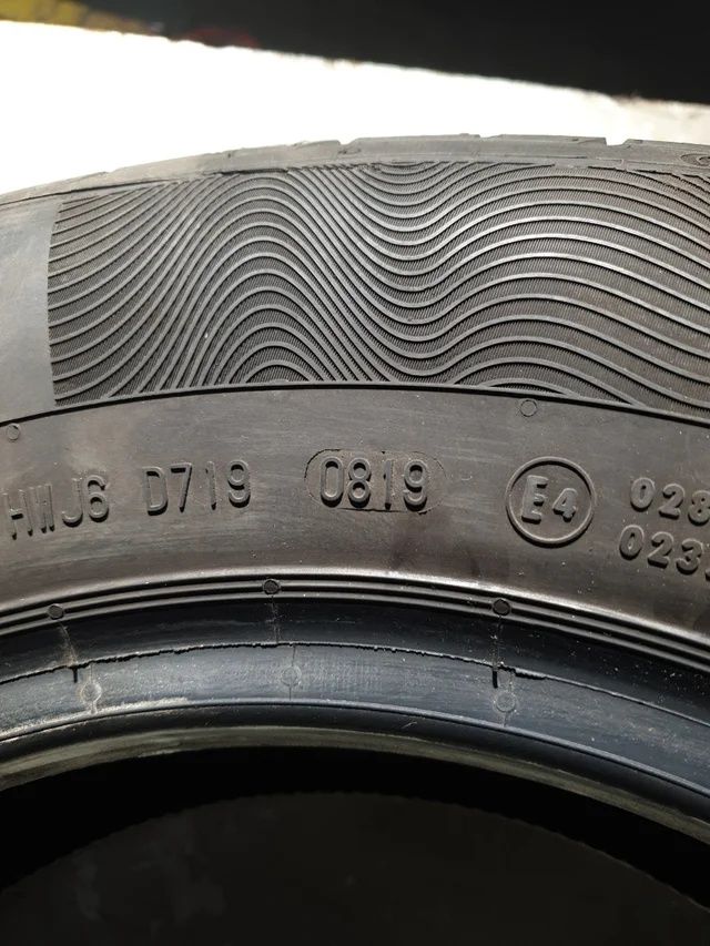 Pneus Continental Premium Contact 5 - 185/70 R14 H